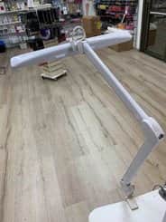 מנורת שולחן LED מעוצבת דגם מיוחד ובלעדי ראש רכב לפיזור אור לשטח גדול